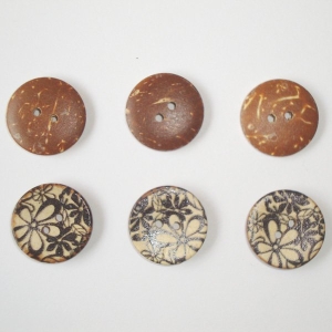 Wooden Circle Shape Button Pattern 4 - Small (Brown Background with black flowers)