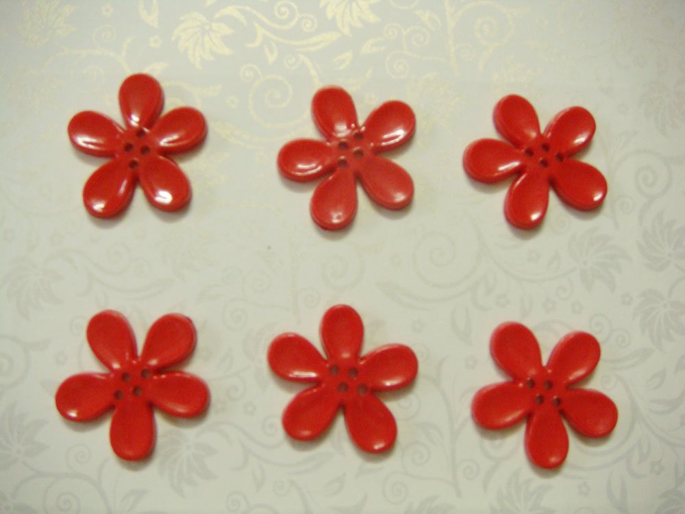 Large Plastic Flower Buttons - Red