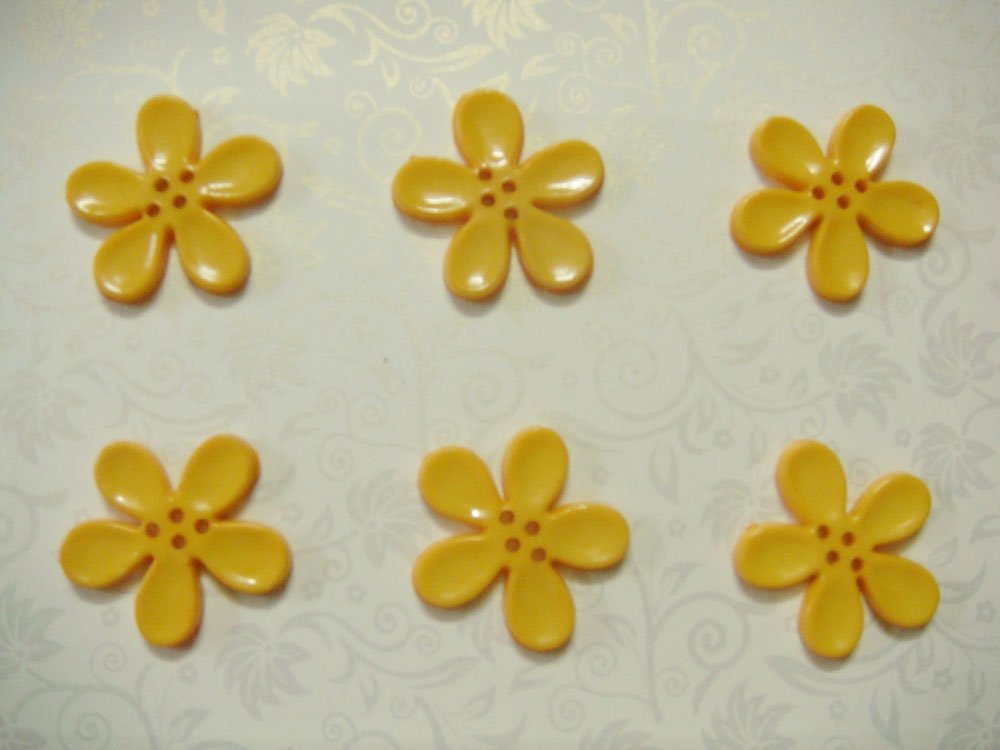 Large Plastic Flower Buttons - Yellow