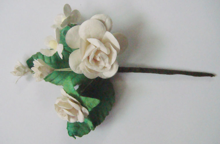 A bouquet of flowers- White (Pack of 5 bouquets)