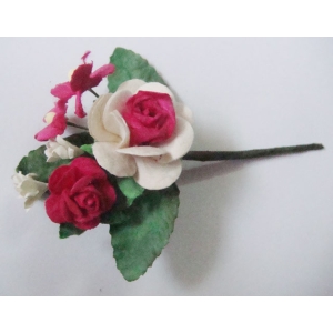 A bouquet of flowers- White and Pink