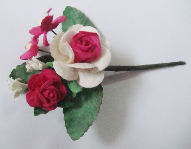 A bouquet of flowers- White and Pink