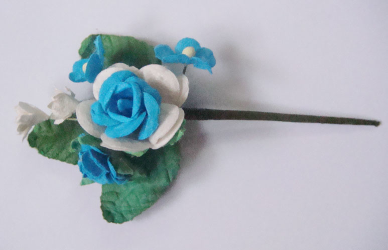 A bouquet of flowers- White and Blue
