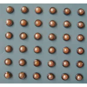 Pearl Brads (Medium) - Light Yellow