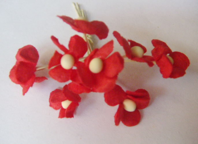 Periwinkles - Red (Pack of 10 flowers)