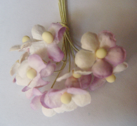 Periwinkles - Lavendar and White (Pack of 10 flowers)