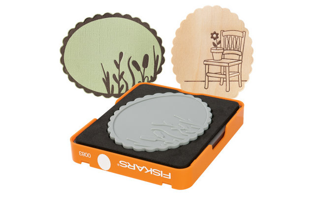 Fiskars Thick Material Medium Design Set - Scalloped Oval