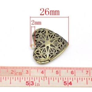 camc-88_metal_heart_carved_lockets_1